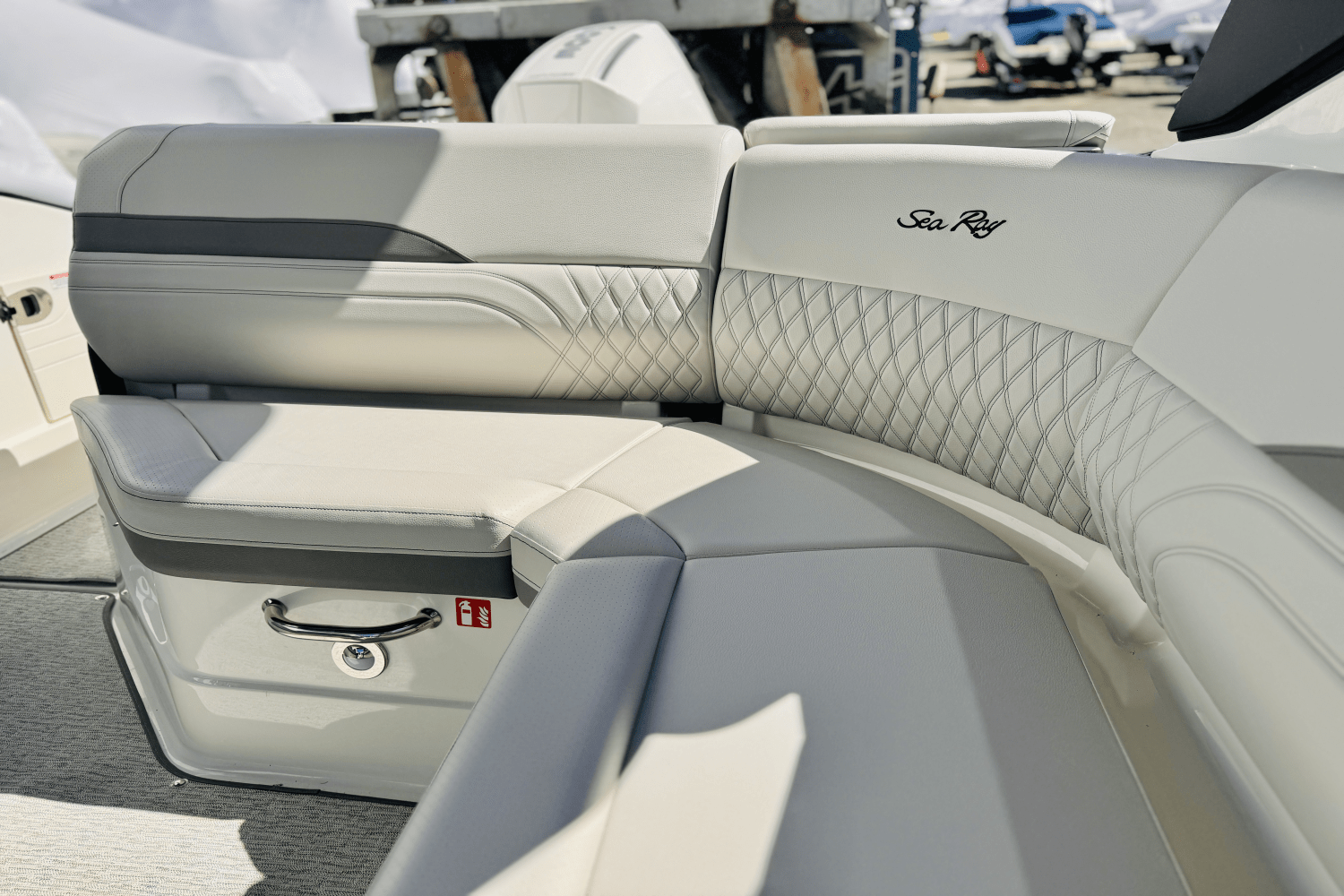Slide: The Image of Sea Ray SLX 260 Outboard 2025 - 26