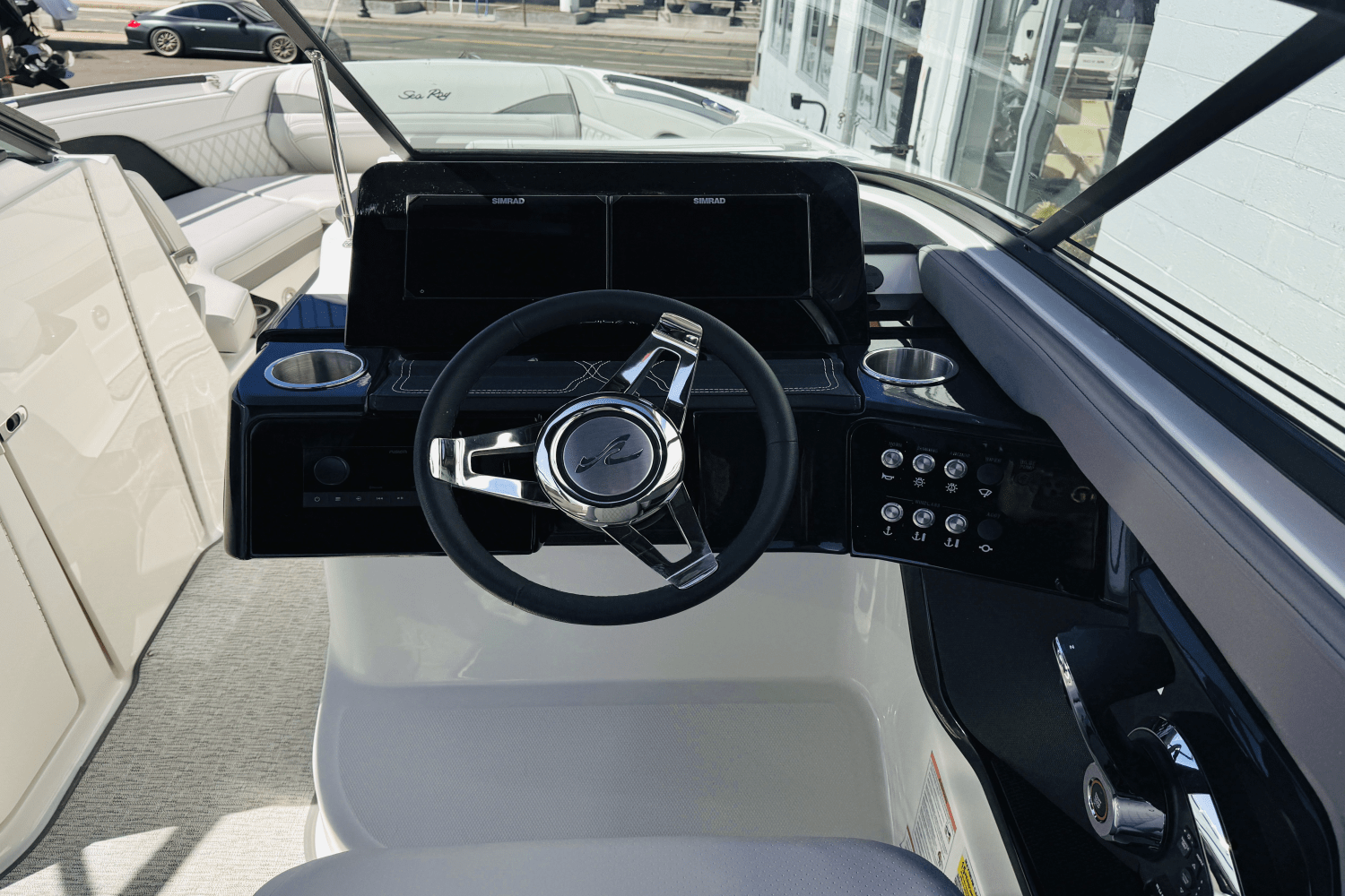 Slide: The Image of Sea Ray SLX 260 Outboard 2025 - 37