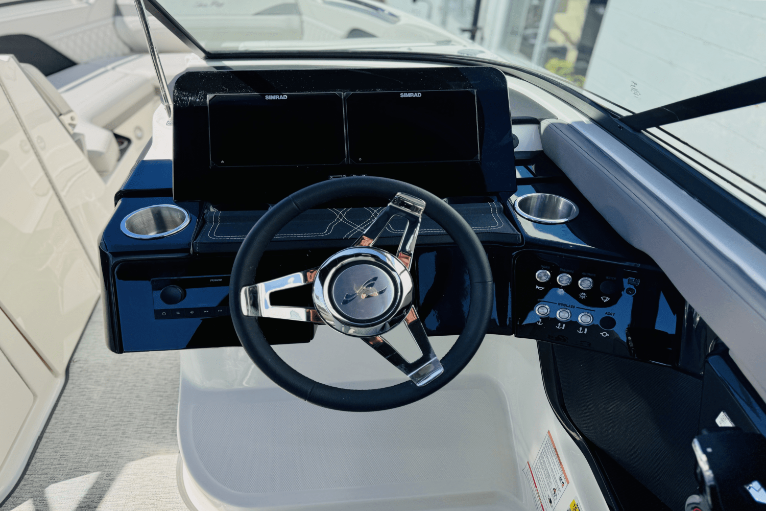 Slide: The Image of Sea Ray SLX 260 Outboard 2025 - 38