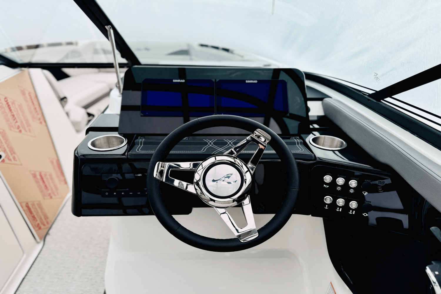 Slide: The Image of Sea Ray SLX 260 Outboard 2025 - 41