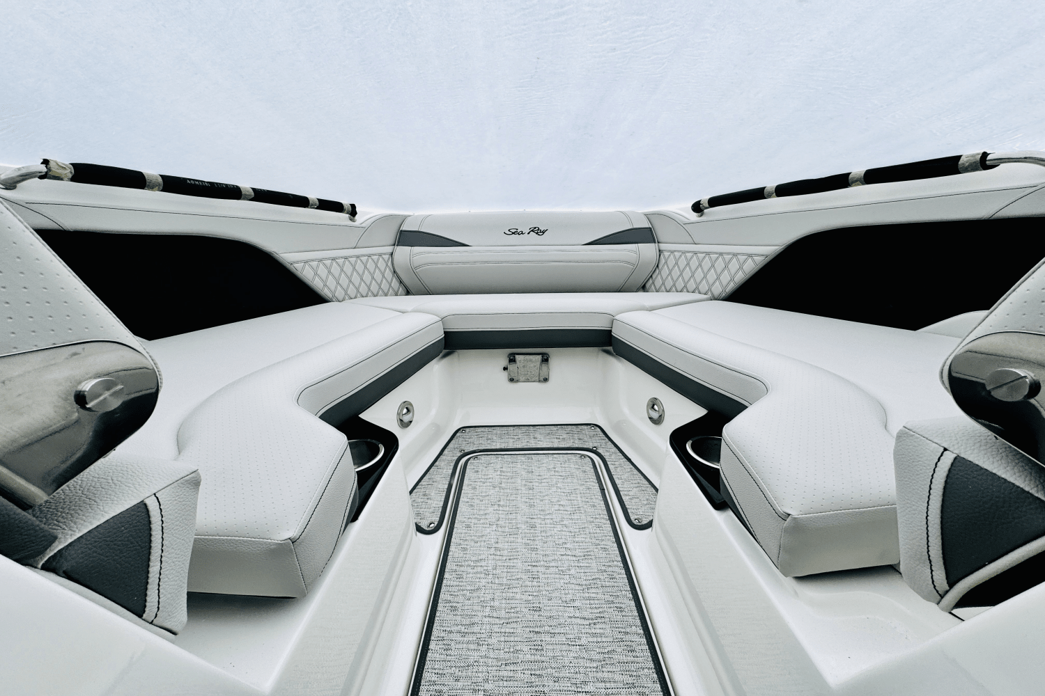 Slide: The Image of Sea Ray SLX 260 Outboard 2025 - 52