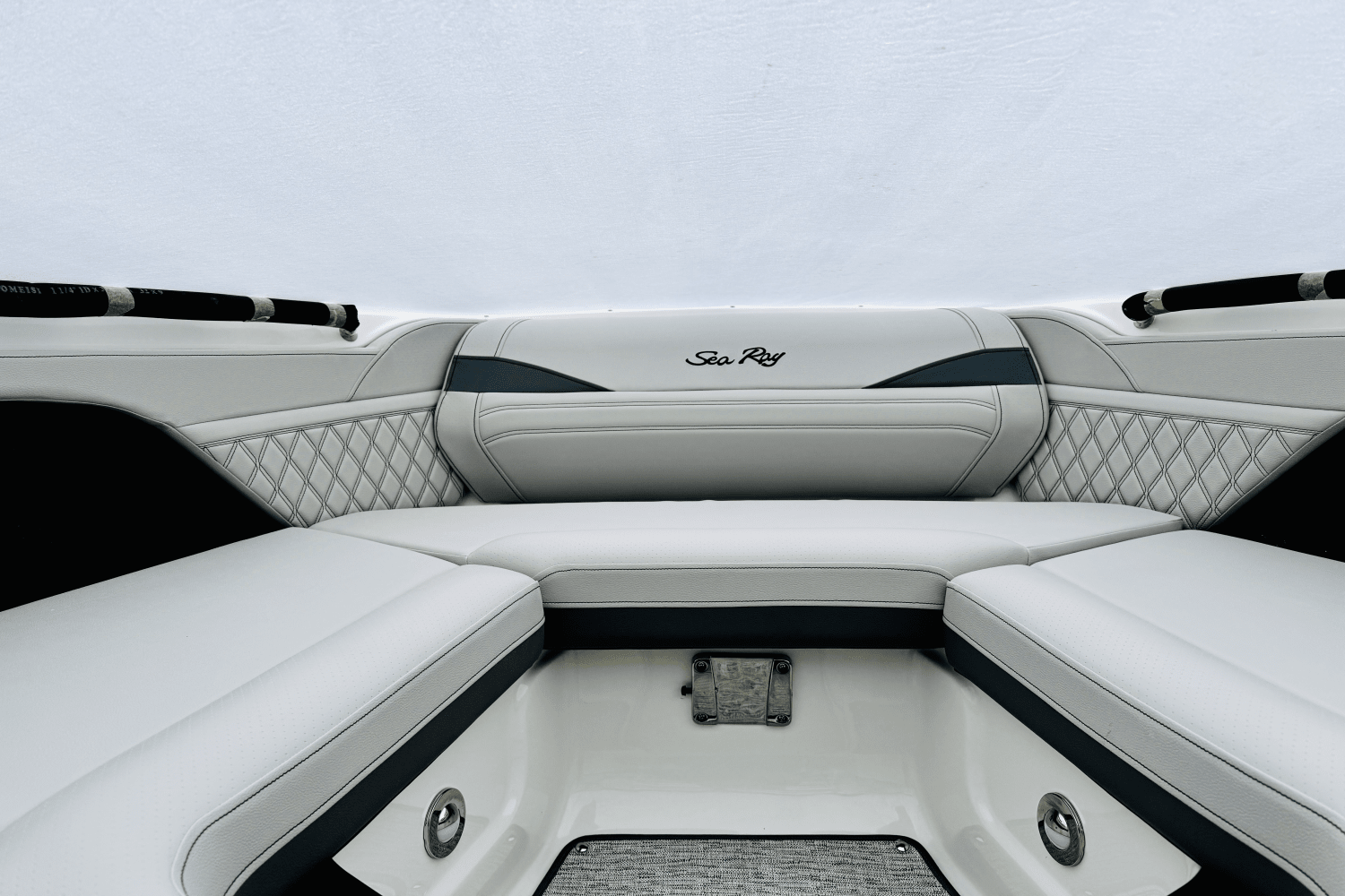 Slide: The Image of Sea Ray SLX 260 Outboard 2025 - 53