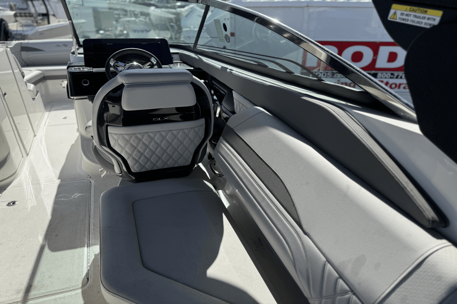 Slide: The Image of Sea Ray SLX 260 Outboard 2025 - 6