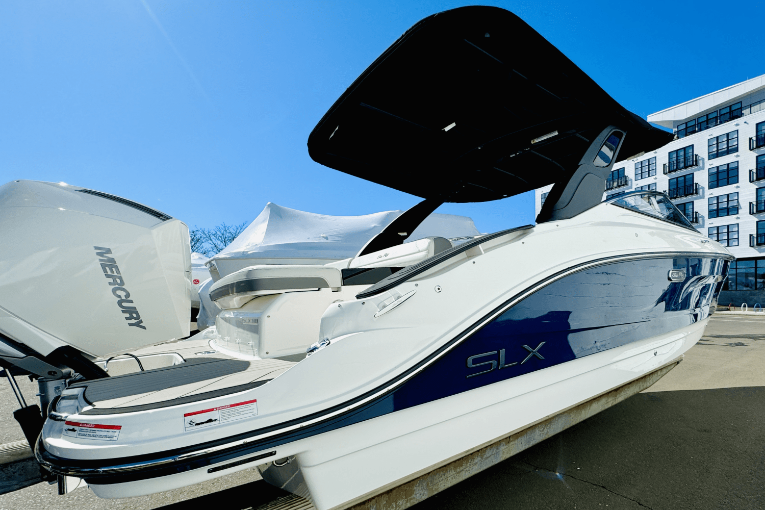 Slide: The Image of Sea Ray SLX 260 Outboard 2025 - 7