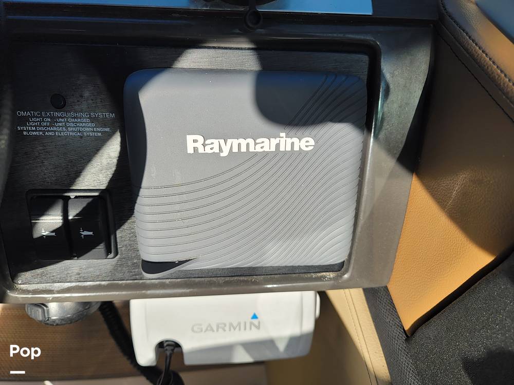 Slide: The Image of Sea Ray SLX 270 2014 - 12761012