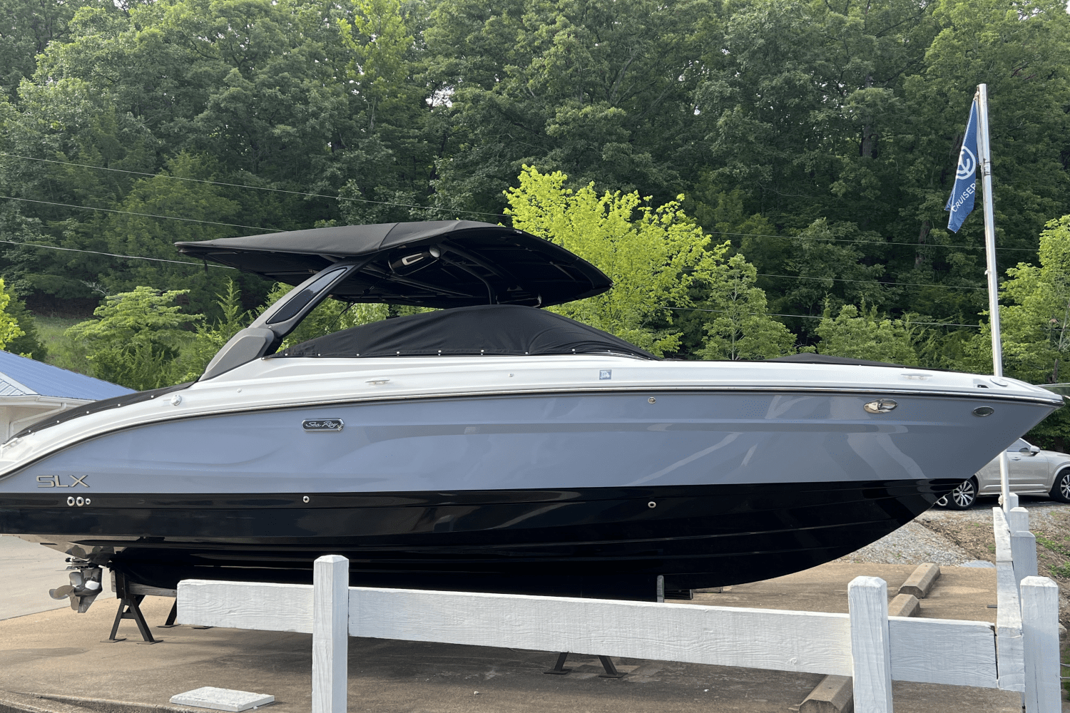 Slide: The Image of Sea Ray SLX 280 2025 - 0