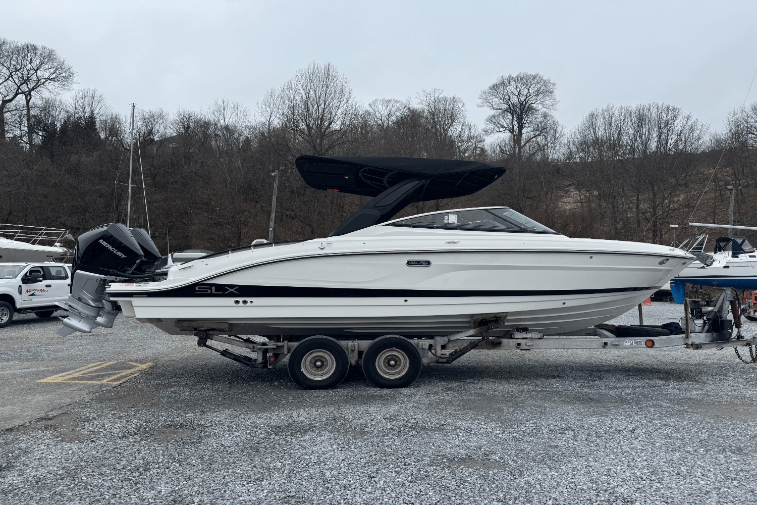 Slide: The Image of Sea Ray SLX 280 2025 - 1