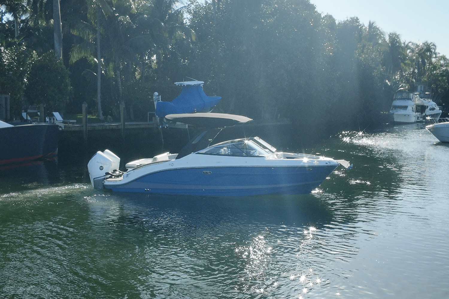 Slide: The Image of Sea Ray SLX 280 2025 - 1