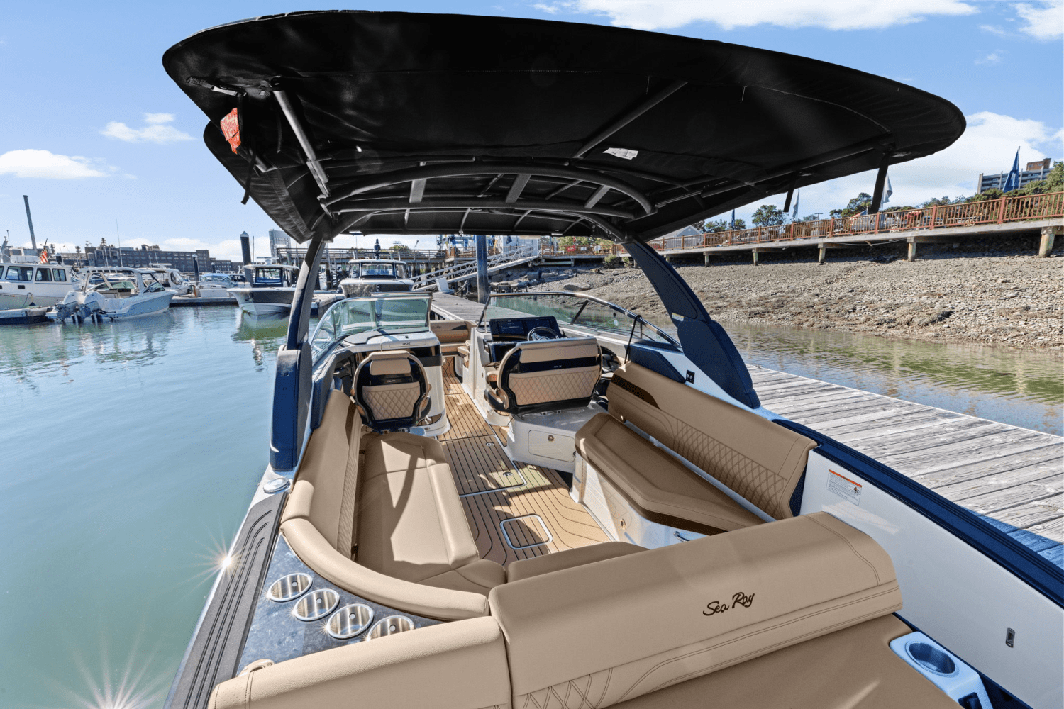 Slide: The Image of Sea Ray SLX 280 2025 - 10