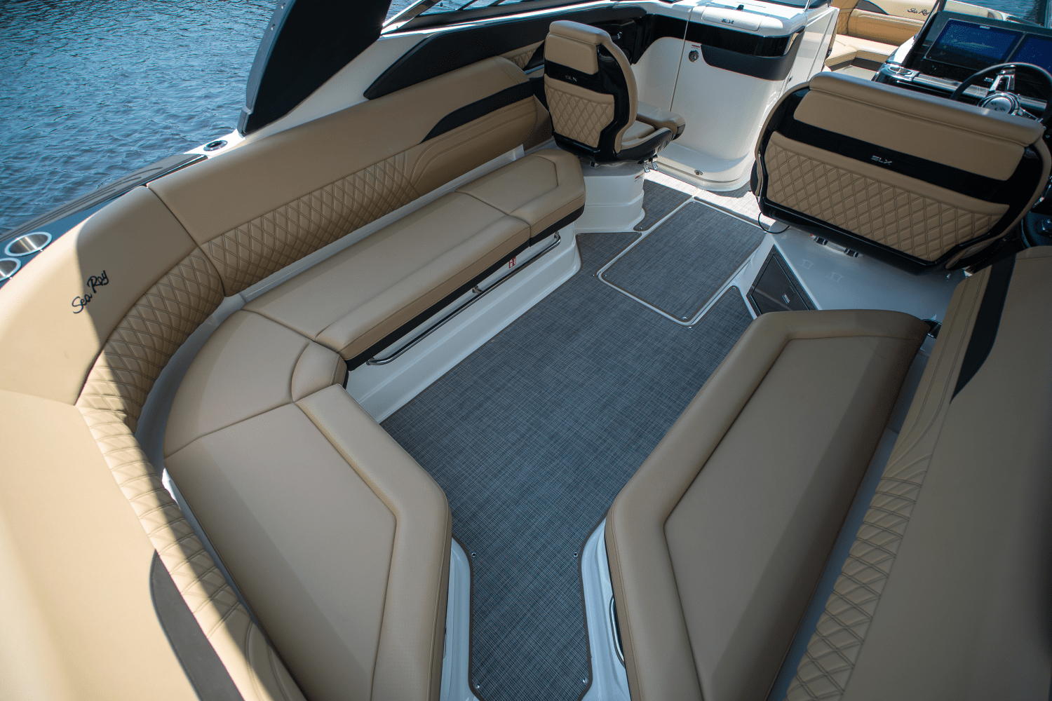 Slide: The Image of Sea Ray SLX 280 2025 - 11