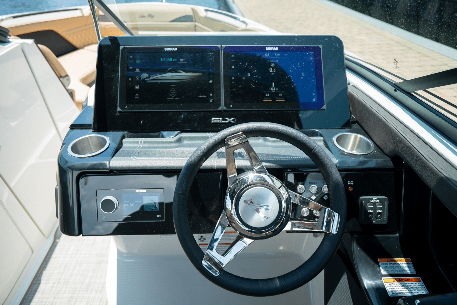 Slide: The Image of Sea Ray SLX 280 2025 - 13