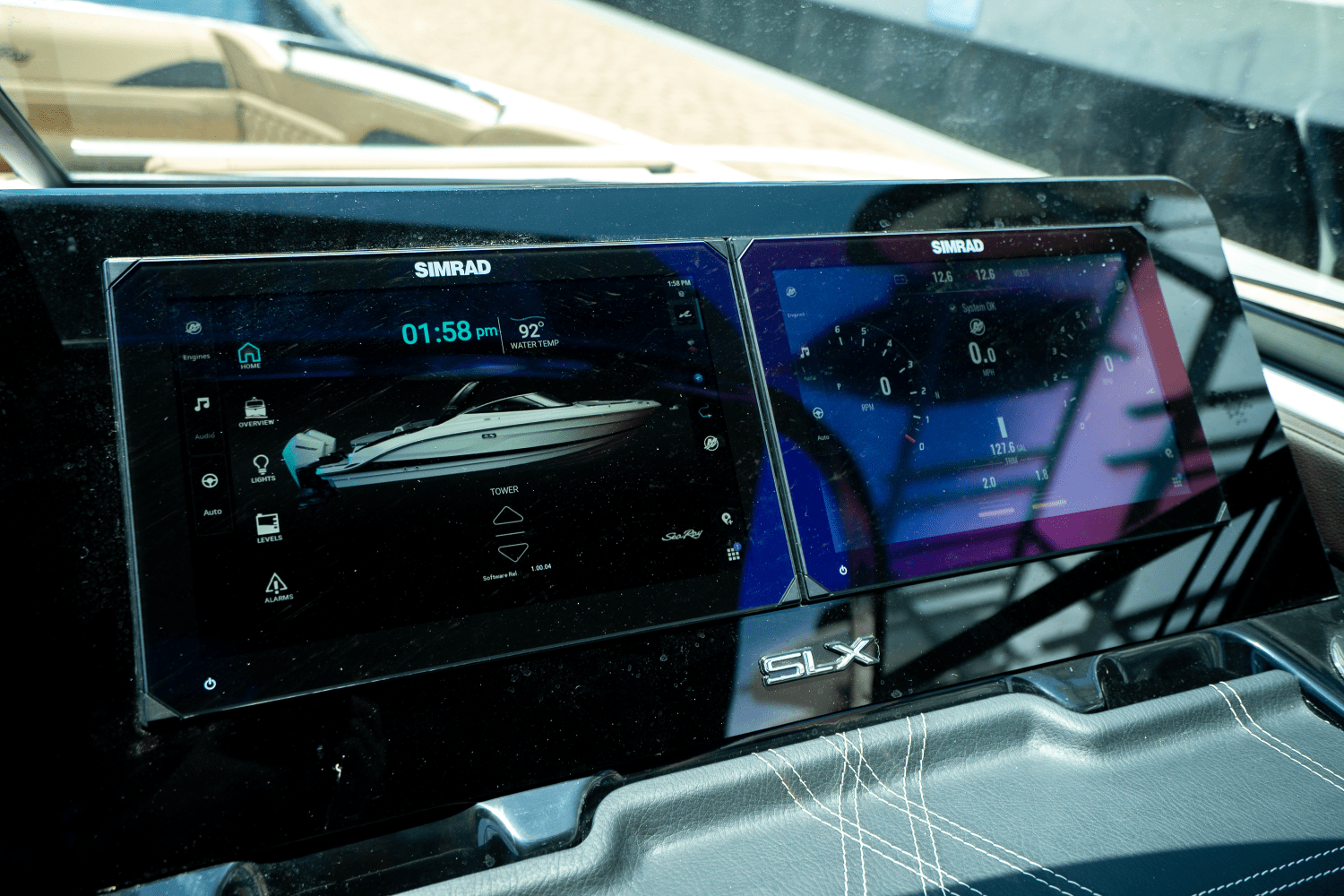 Slide: The Image of Sea Ray SLX 280 2025 - 14