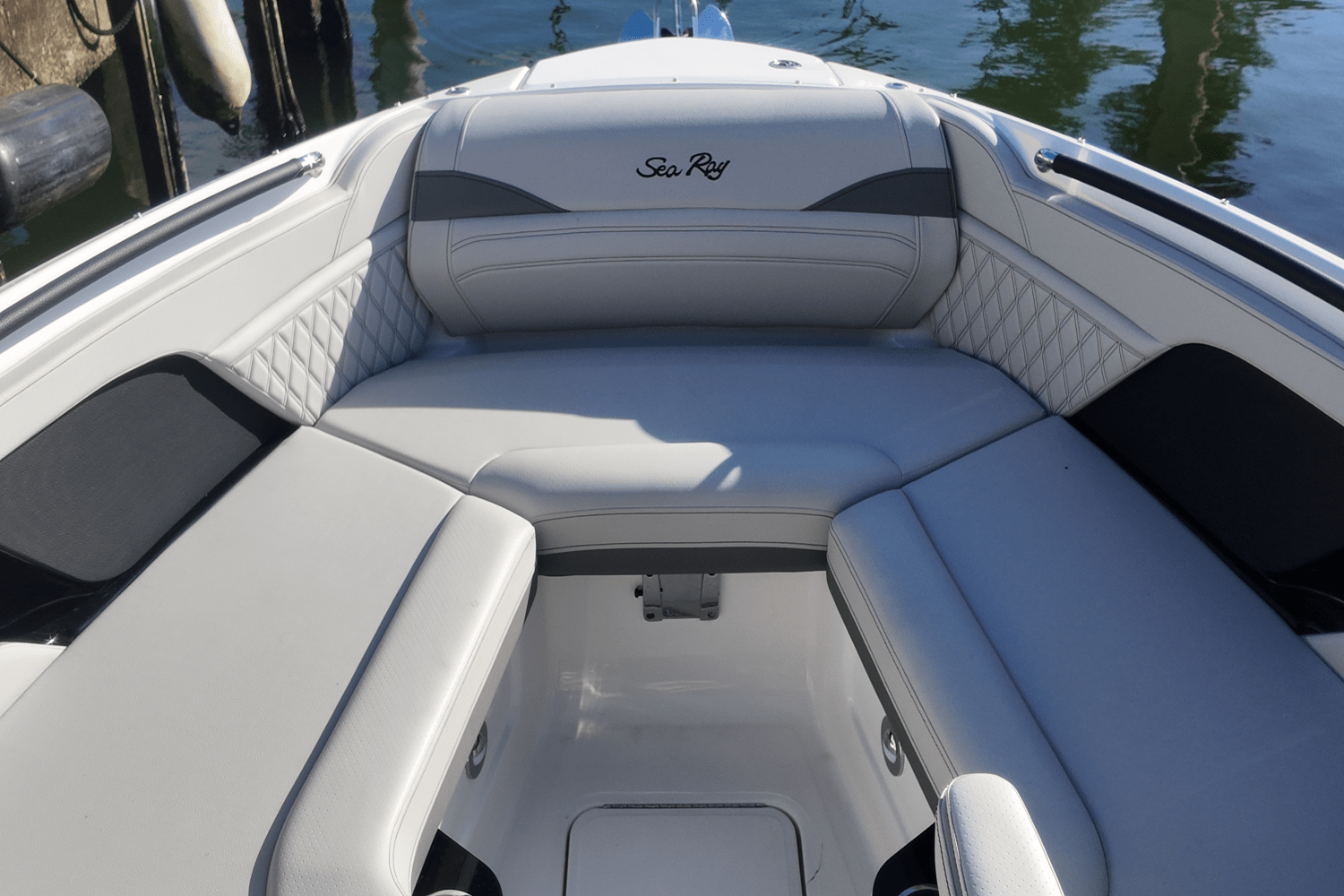 Slide: The Image of Sea Ray SLX 280 2025 - 14