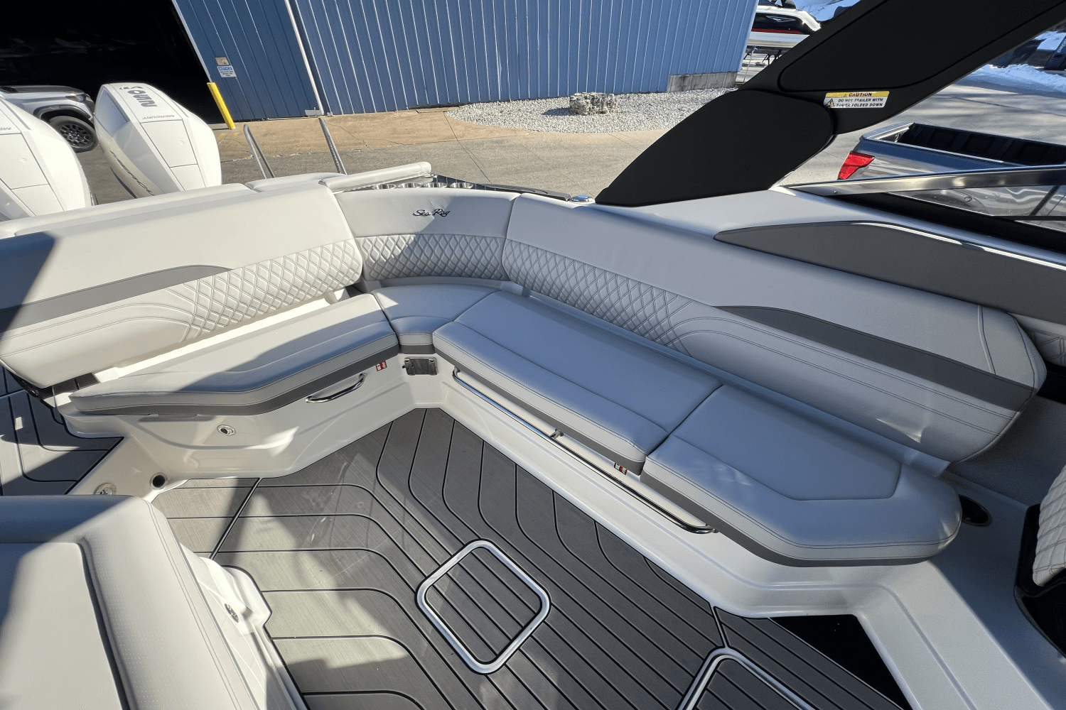 Slide: The Image of Sea Ray SLX 280 2025 - 14