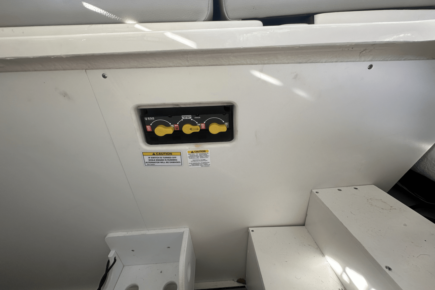 Slide: The Image of Sea Ray SLX 280 2025 - 15