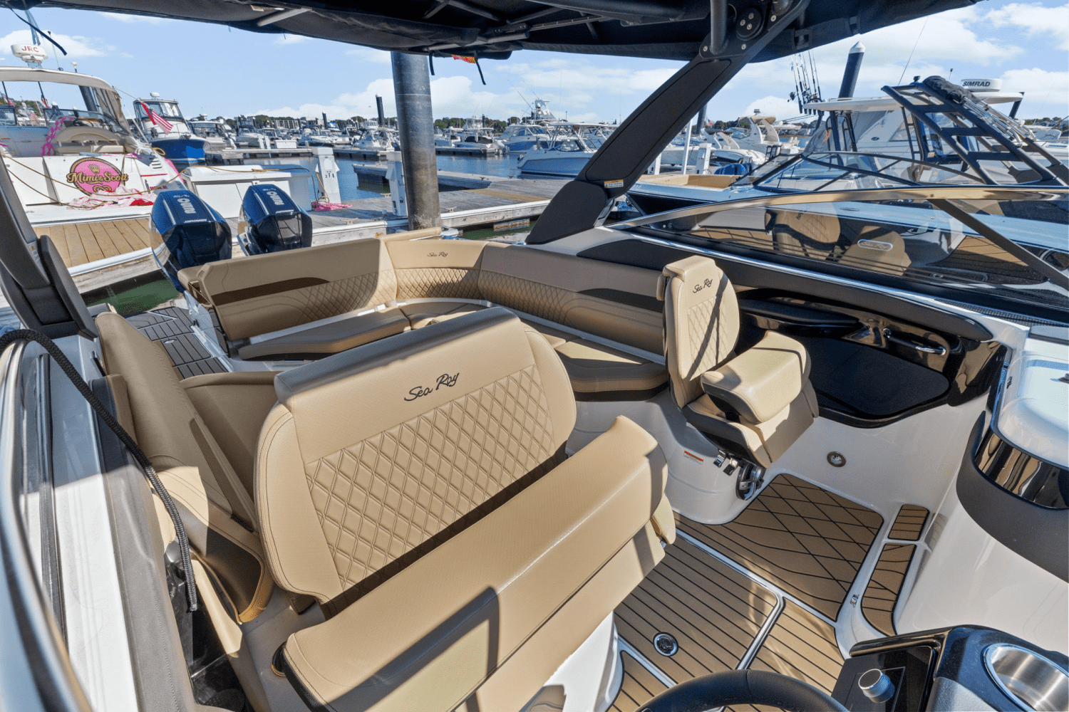 Slide: The Image of Sea Ray SLX 280 2025 - 17