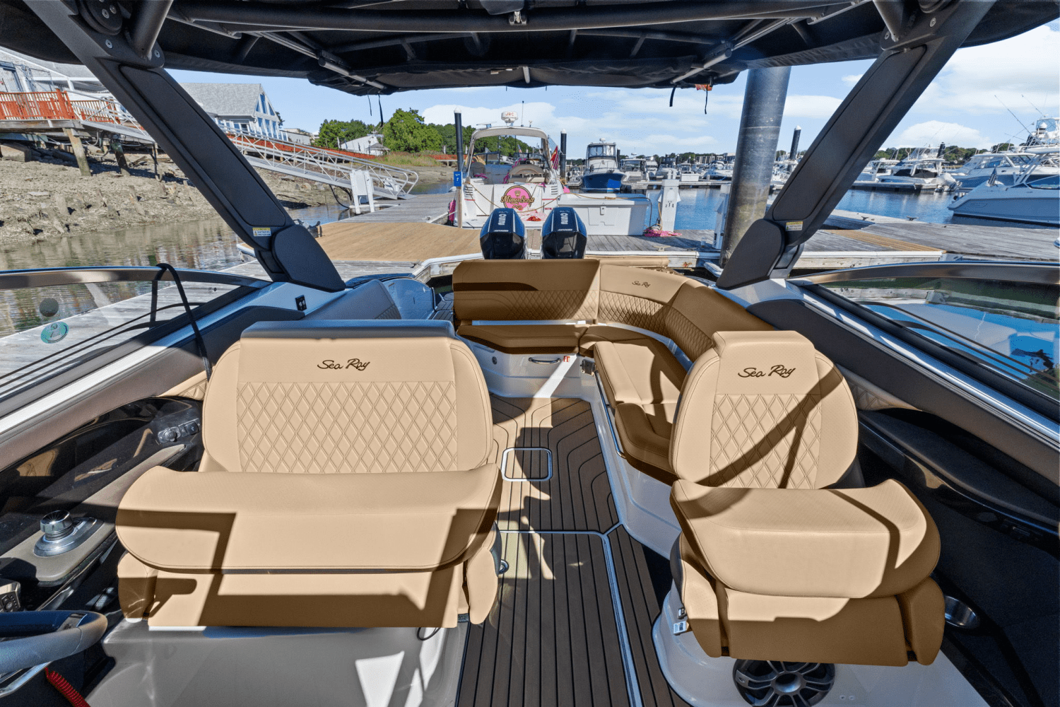 Slide: The Image of Sea Ray SLX 280 2025 - 18