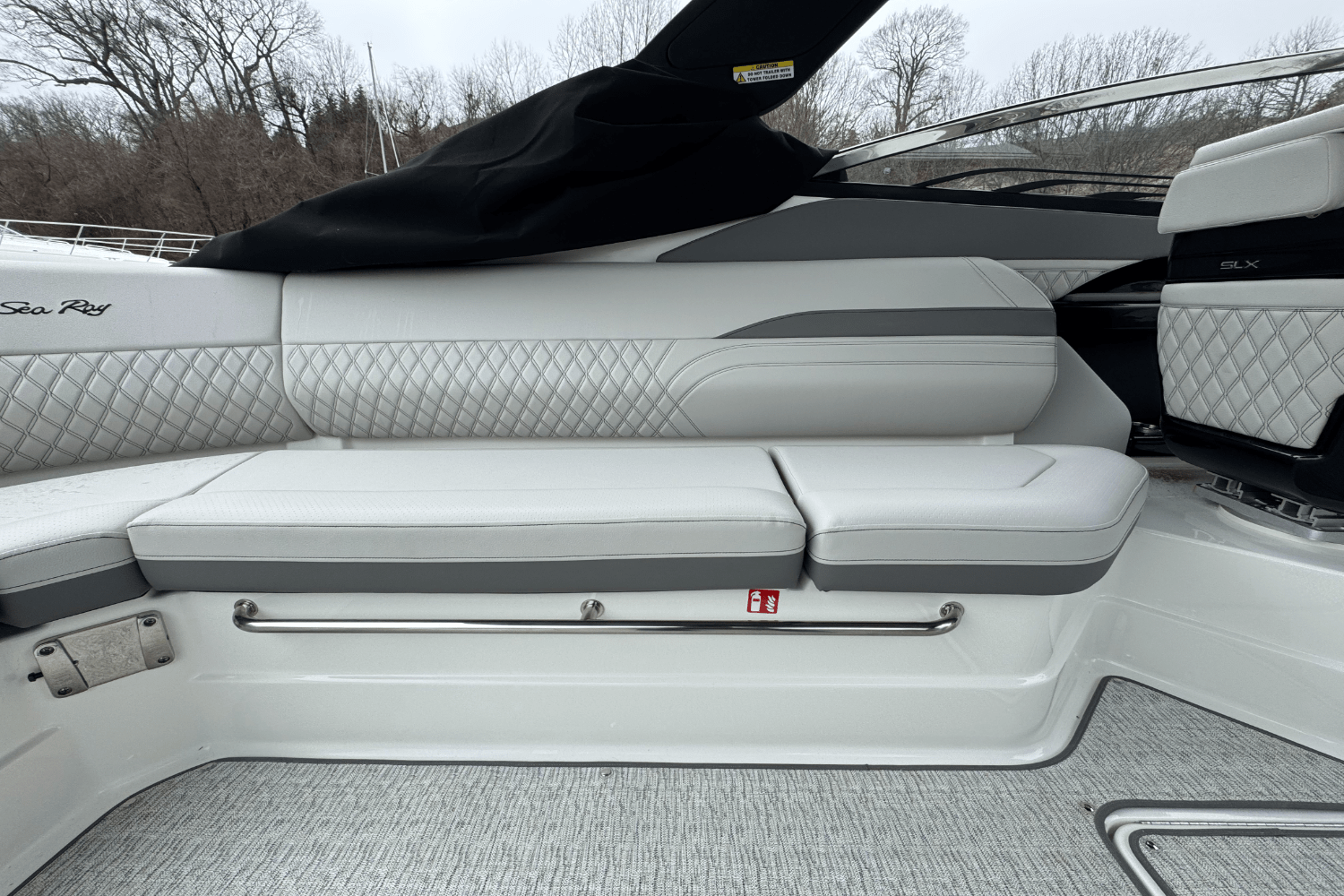 Slide: The Image of Sea Ray SLX 280 2025 - 18