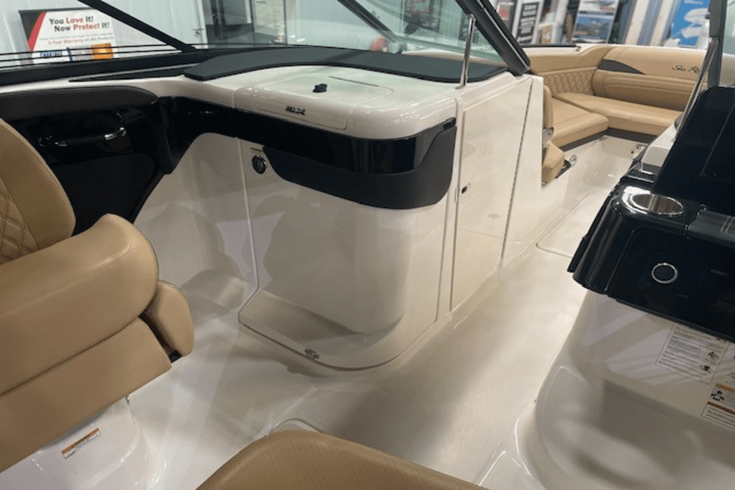 Slide: The Image of Sea Ray SLX 280 2025 - 19