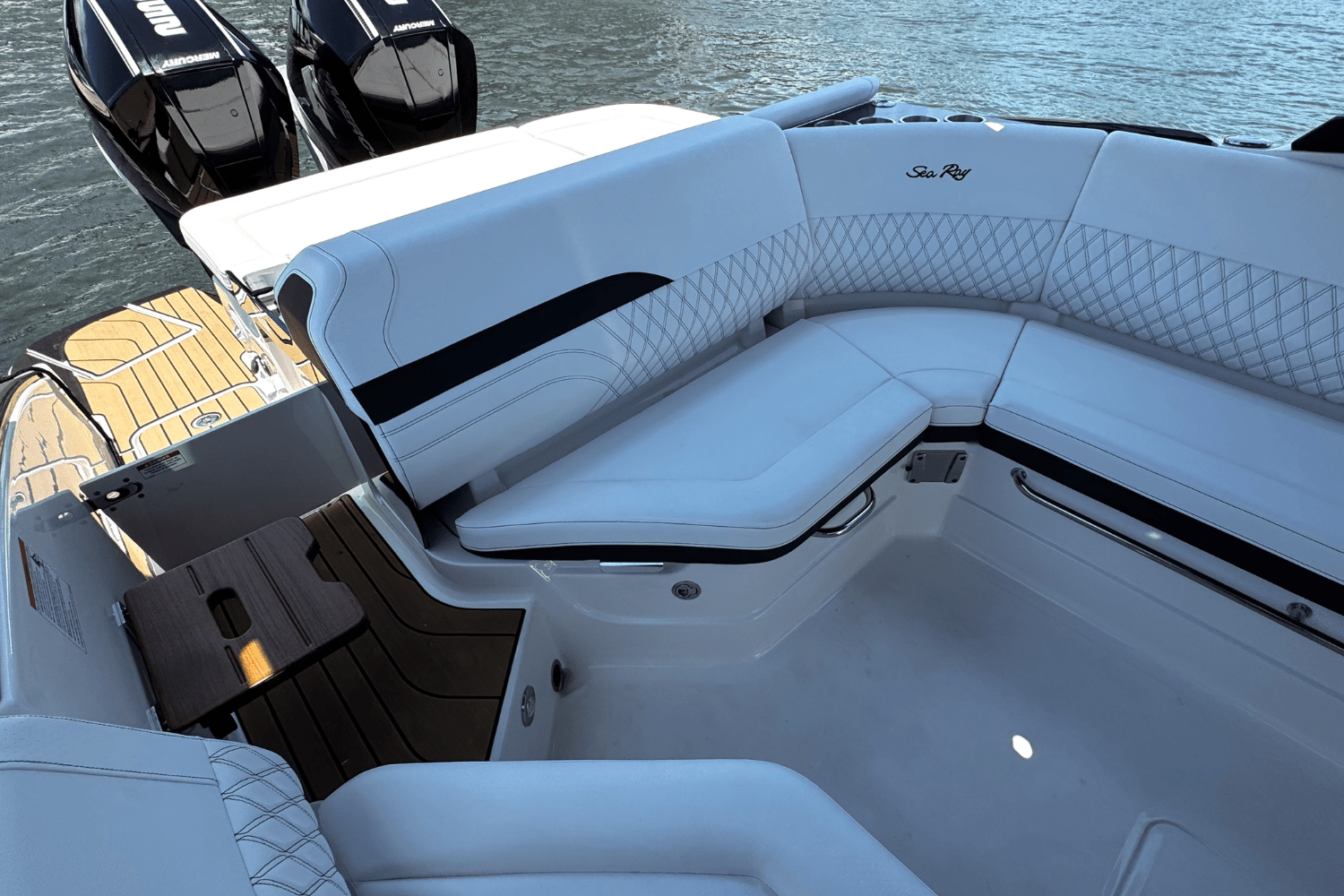 Slide: The Image of Sea Ray SLX 280 2025 - 19