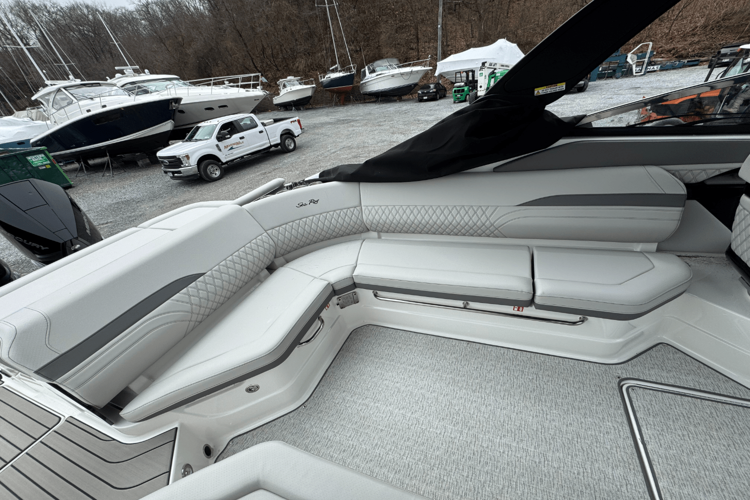 Slide: The Image of Sea Ray SLX 280 2025 - 19