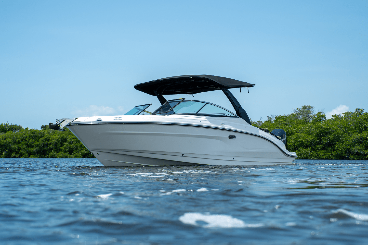 Slide: The Image of Sea Ray SLX 280 2025 - 2