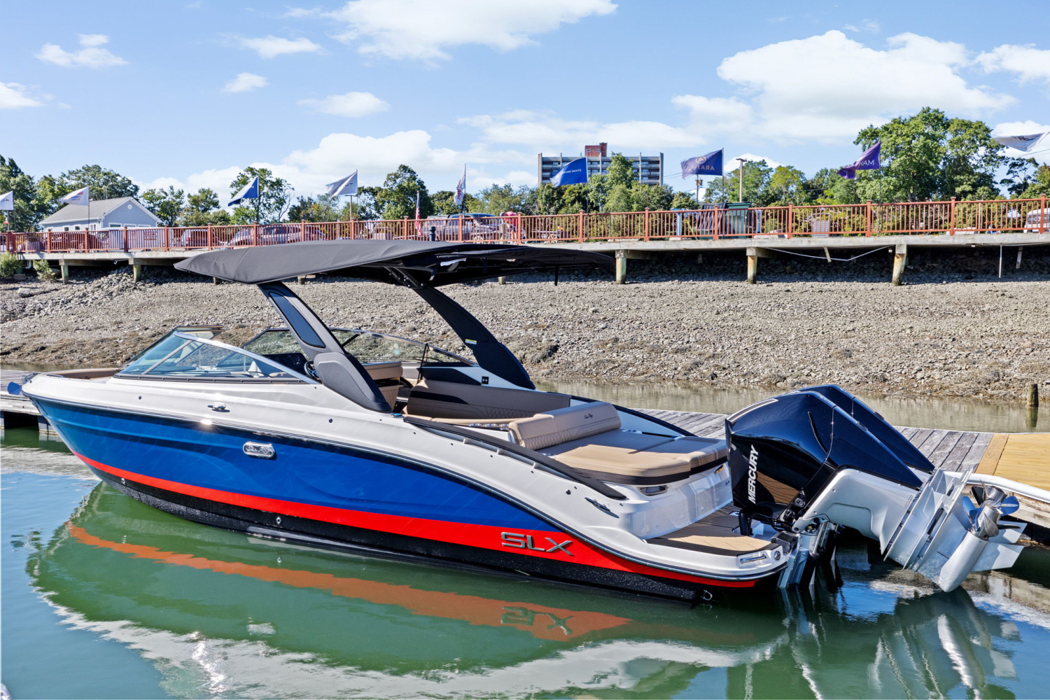 Slide: The Image of Sea Ray SLX 280 2025 - 2
