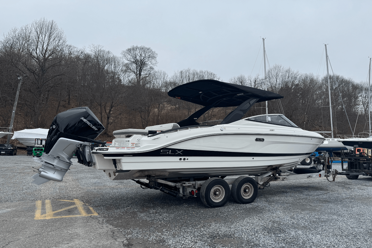 Slide: The Image of Sea Ray SLX 280 2025 - 2