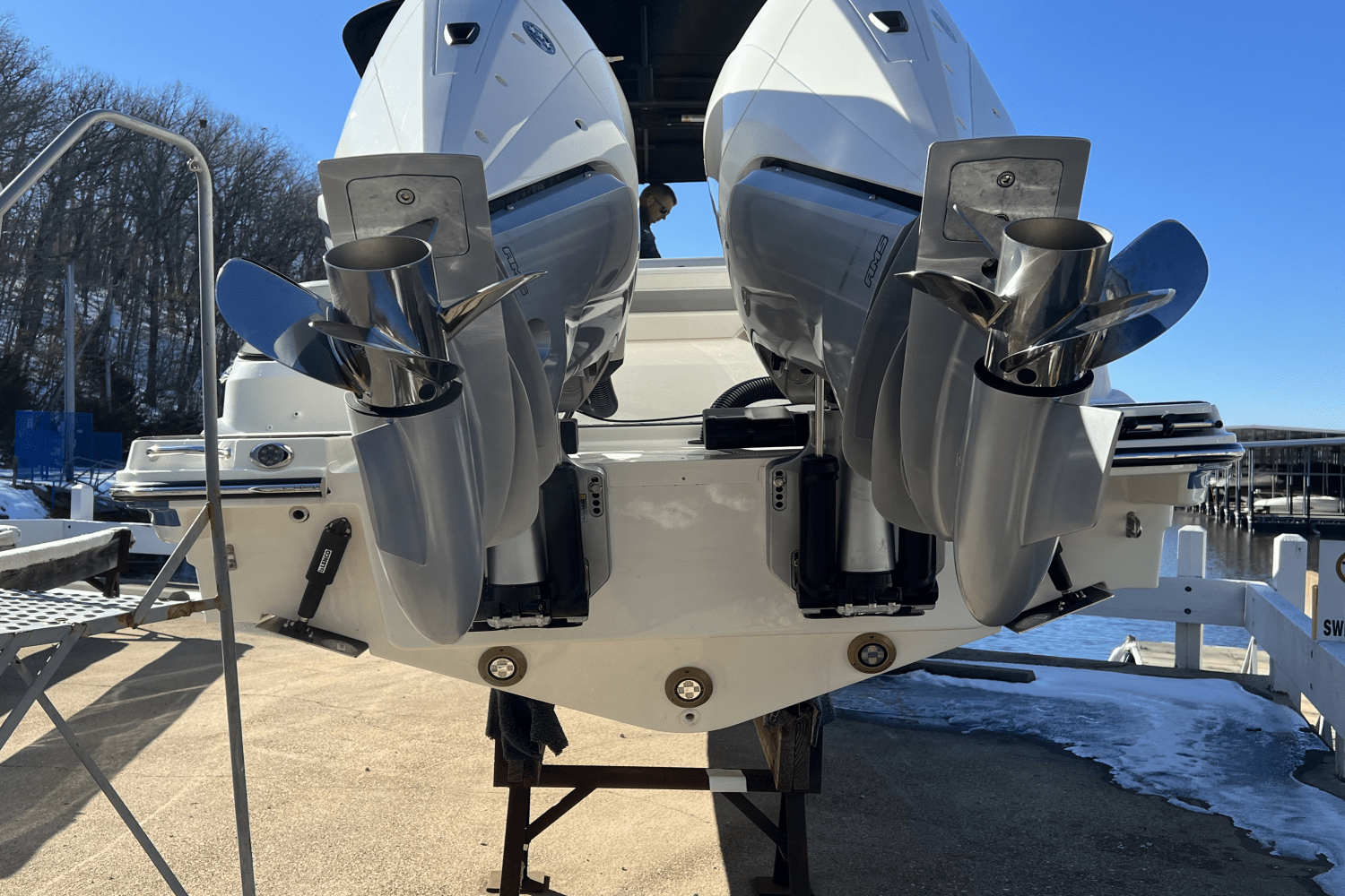 Slide: The Image of Sea Ray SLX 280 2025 - 2