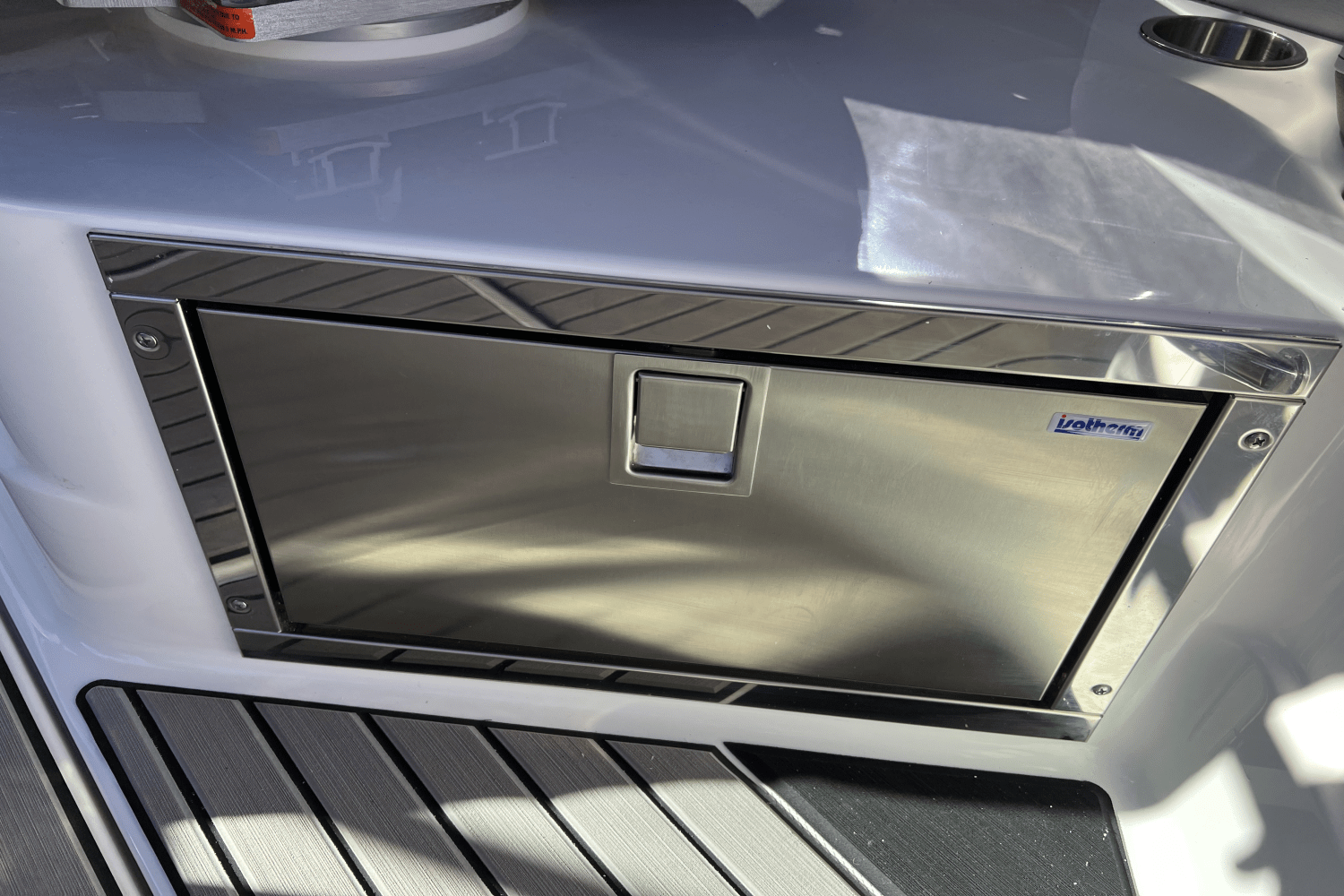 Slide: The Image of Sea Ray SLX 280 2025 - 20