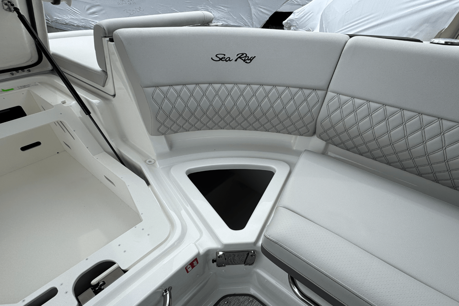Slide: The Image of Sea Ray SLX 280 2025 - 20