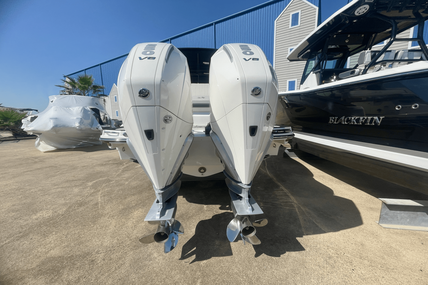 Slide: The Image of Sea Ray SLX 280 2025 - 20