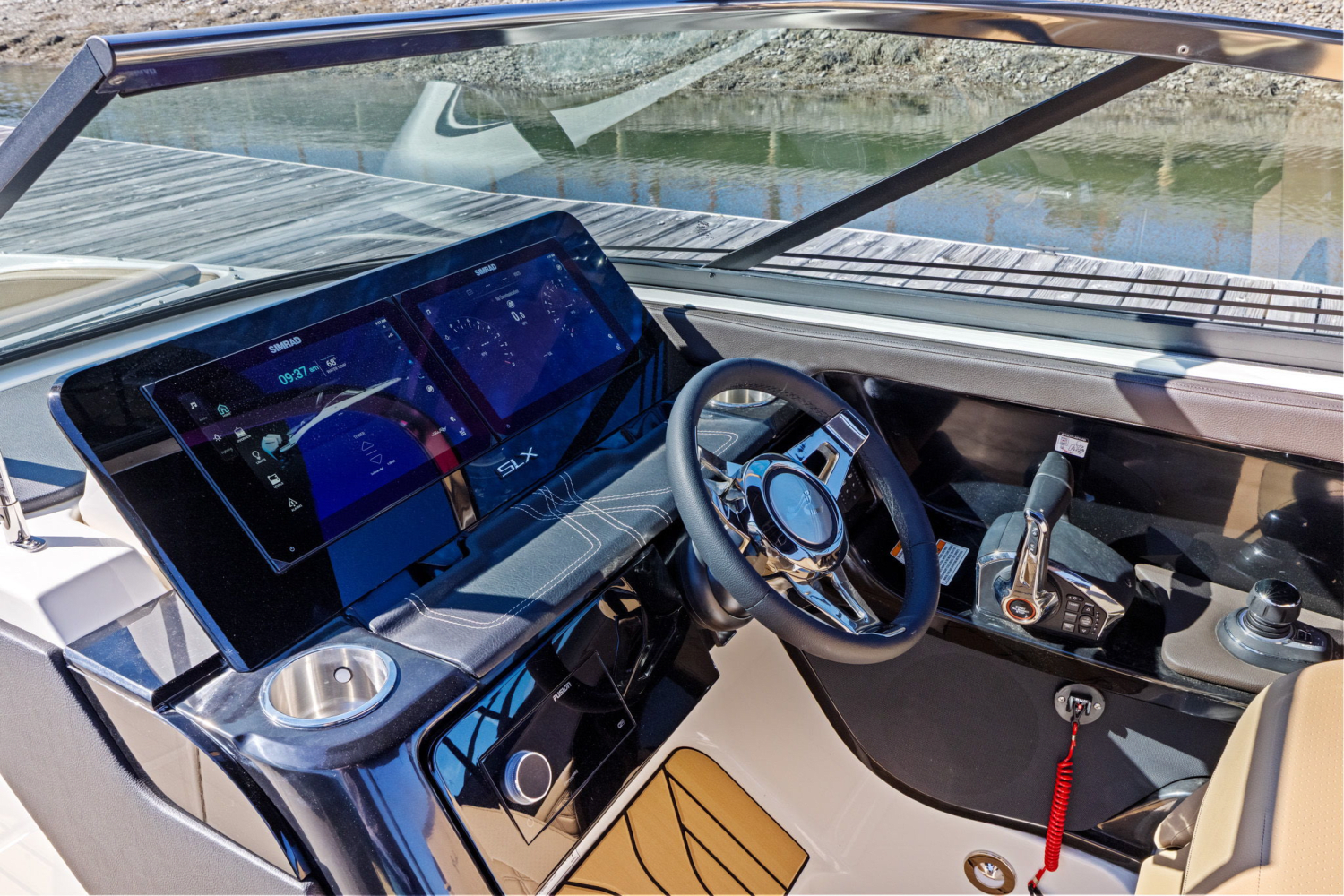 Slide: The Image of Sea Ray SLX 280 2025 - 24