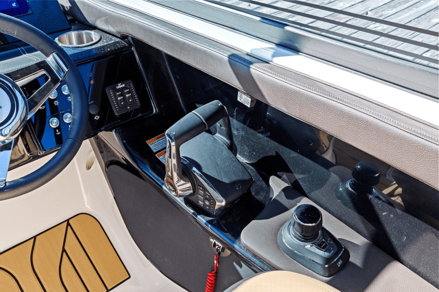 Slide: The Image of Sea Ray SLX 280 2025 - 26