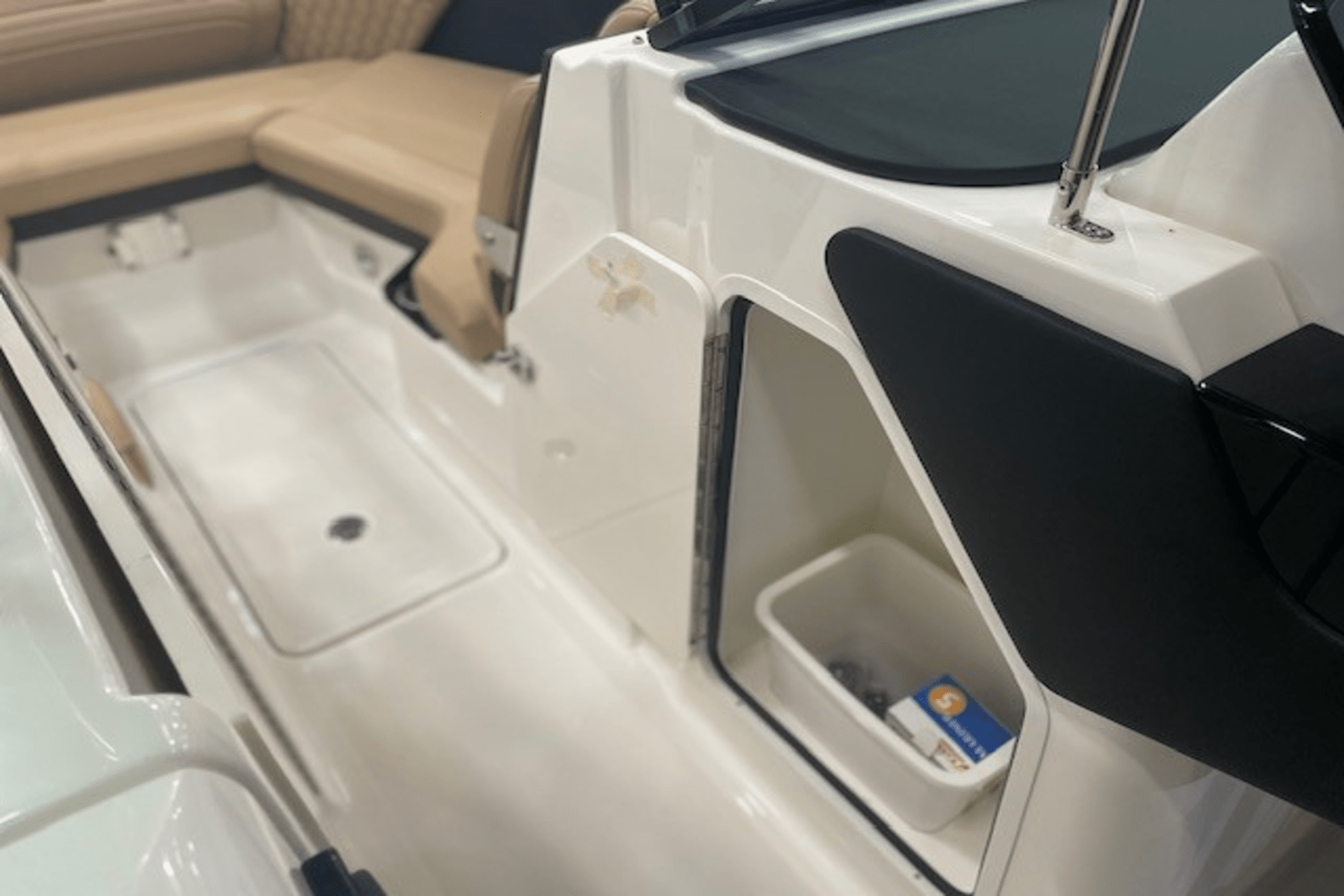 Slide: The Image of Sea Ray SLX 280 2025 - 26