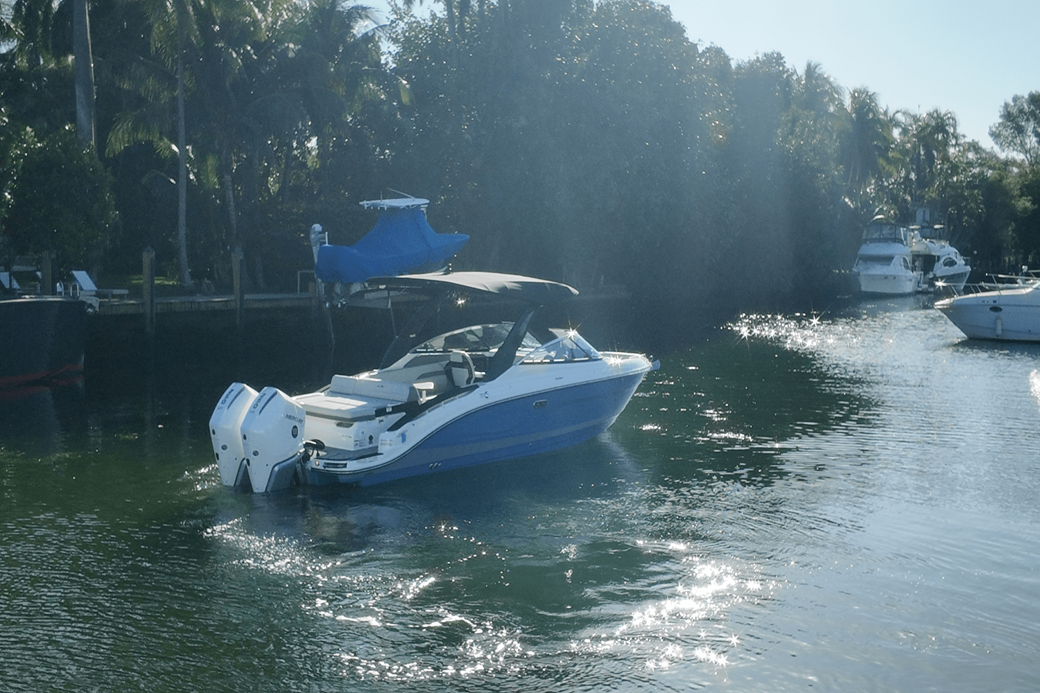 Slide: The Image of Sea Ray SLX 280 2025 - 3