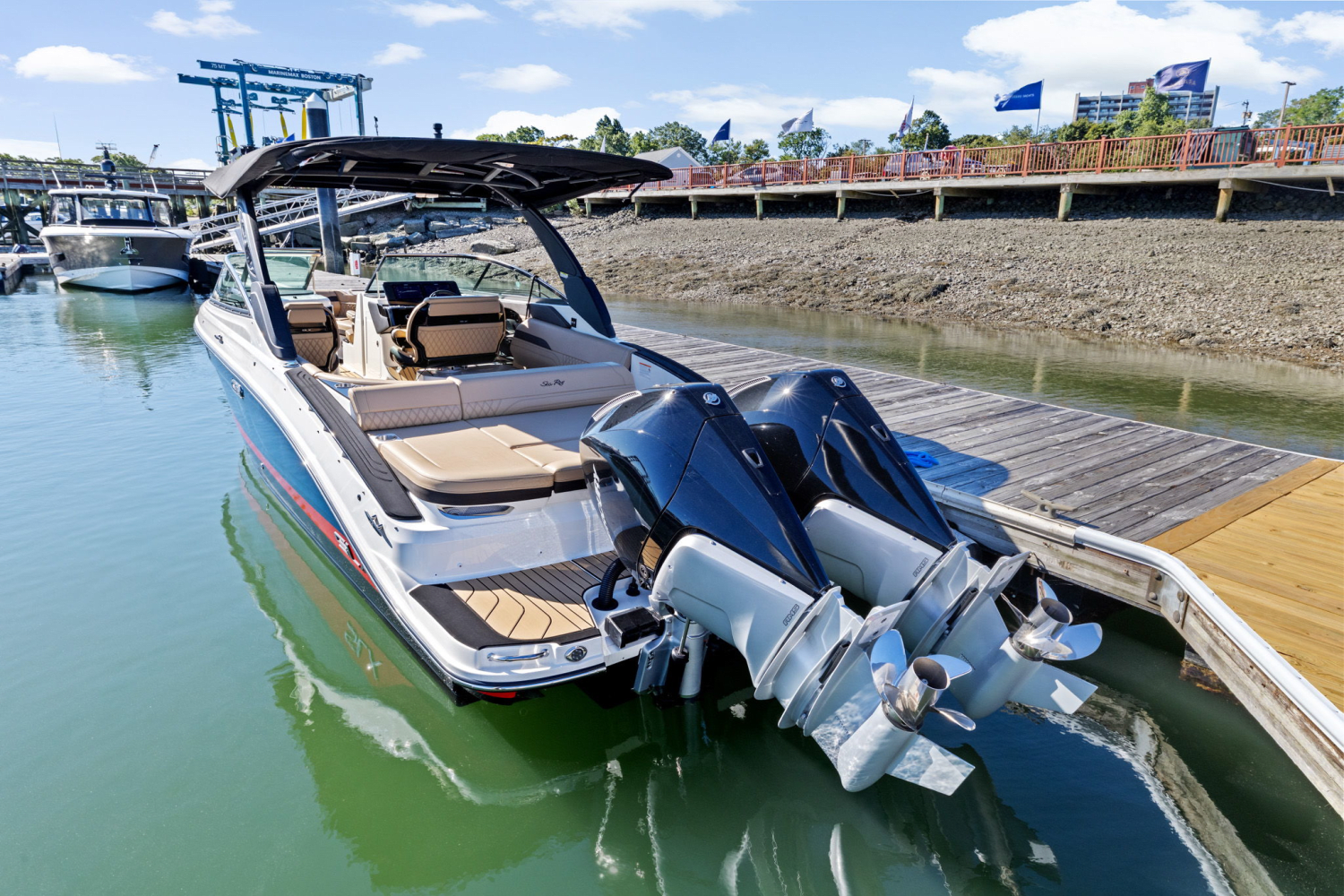 Slide: The Image of Sea Ray SLX 280 2025 - 3