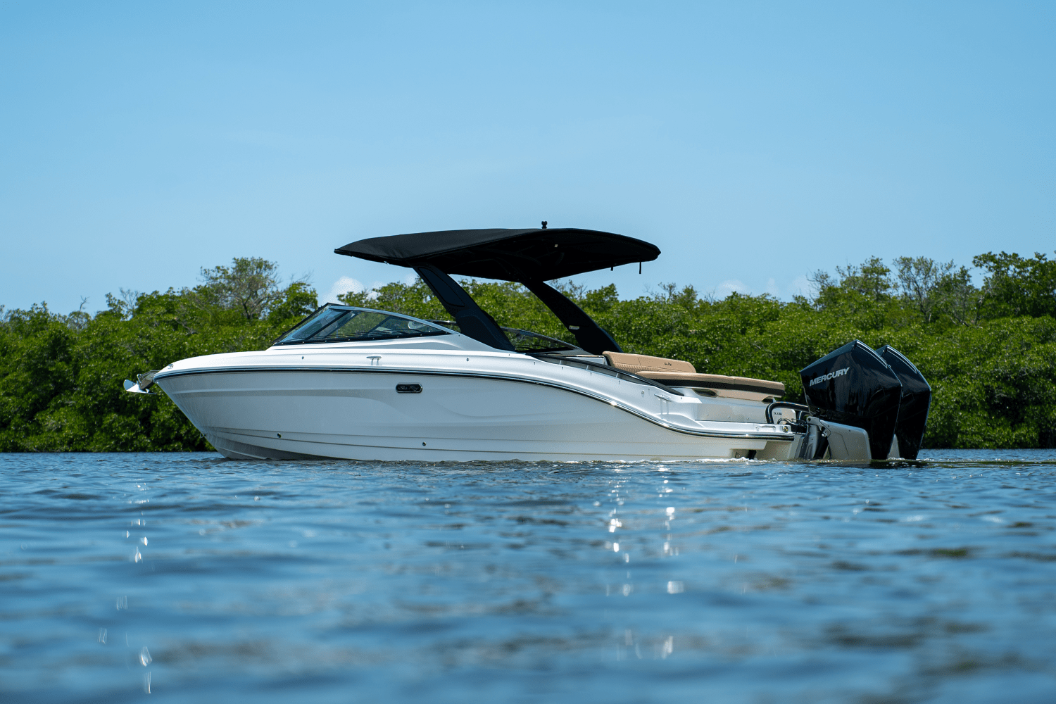 Slide: The Image of Sea Ray SLX 280 2025 - 3