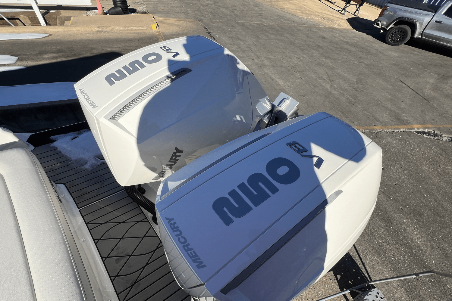 Slide: The Image of Sea Ray SLX 280 2025 - 3