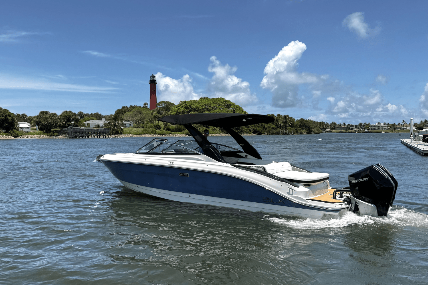 Slide: The Image of Sea Ray SLX 280 2025 - 3