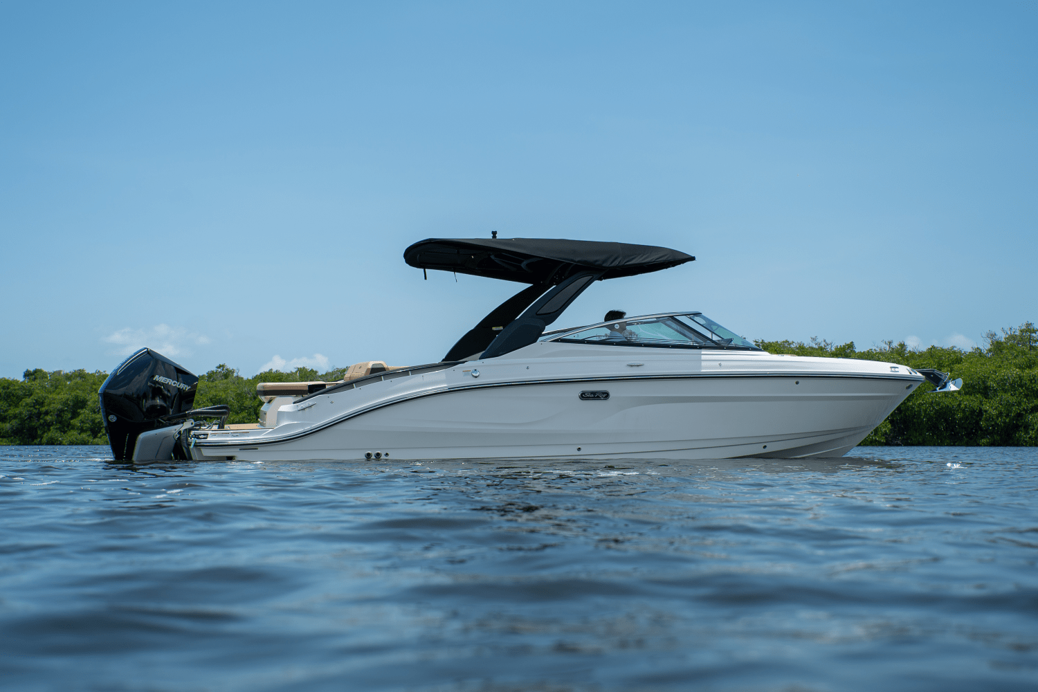 Slide: The Image of Sea Ray SLX 280 2025 - 30