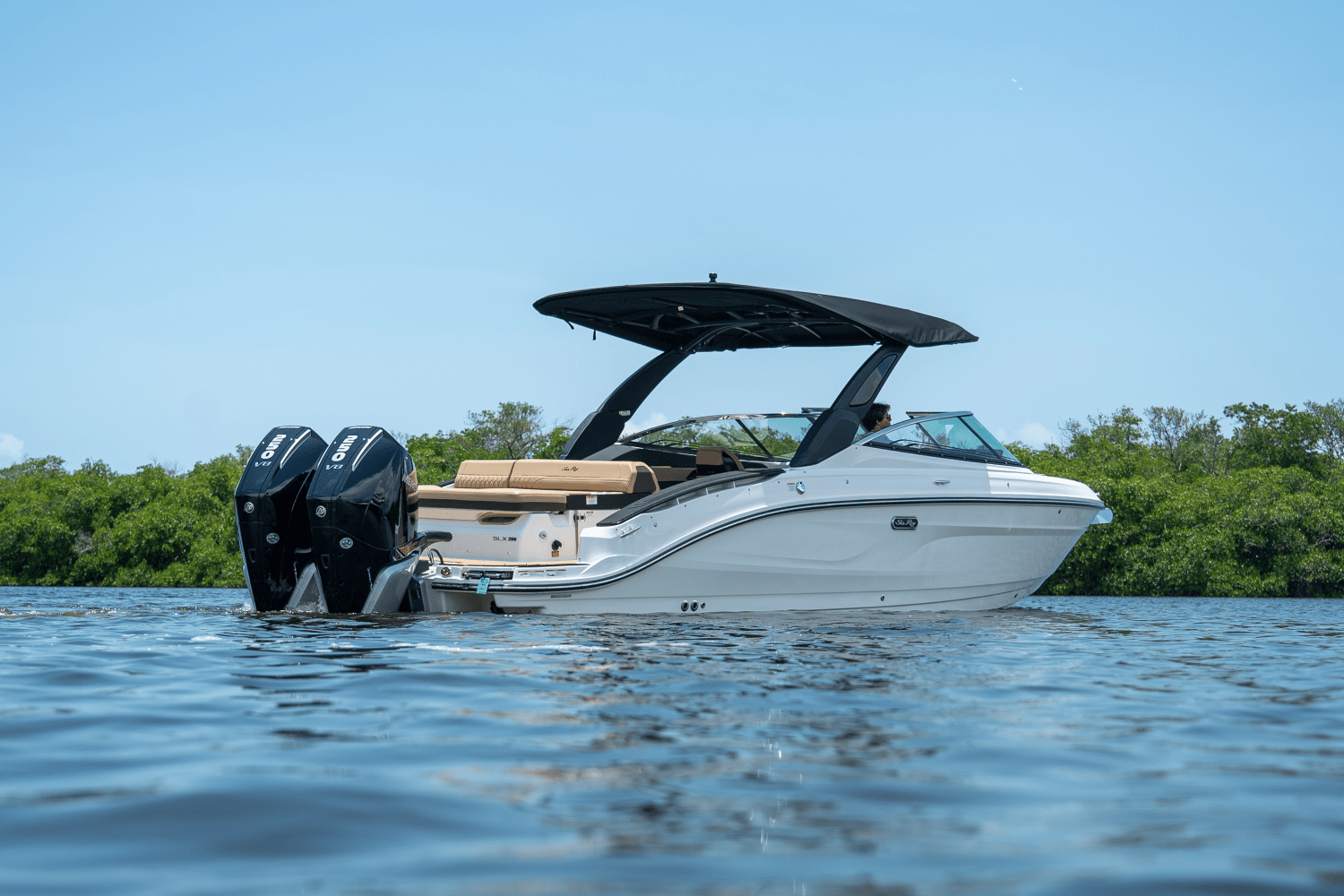 Slide: The Image of Sea Ray SLX 280 2025 - 32