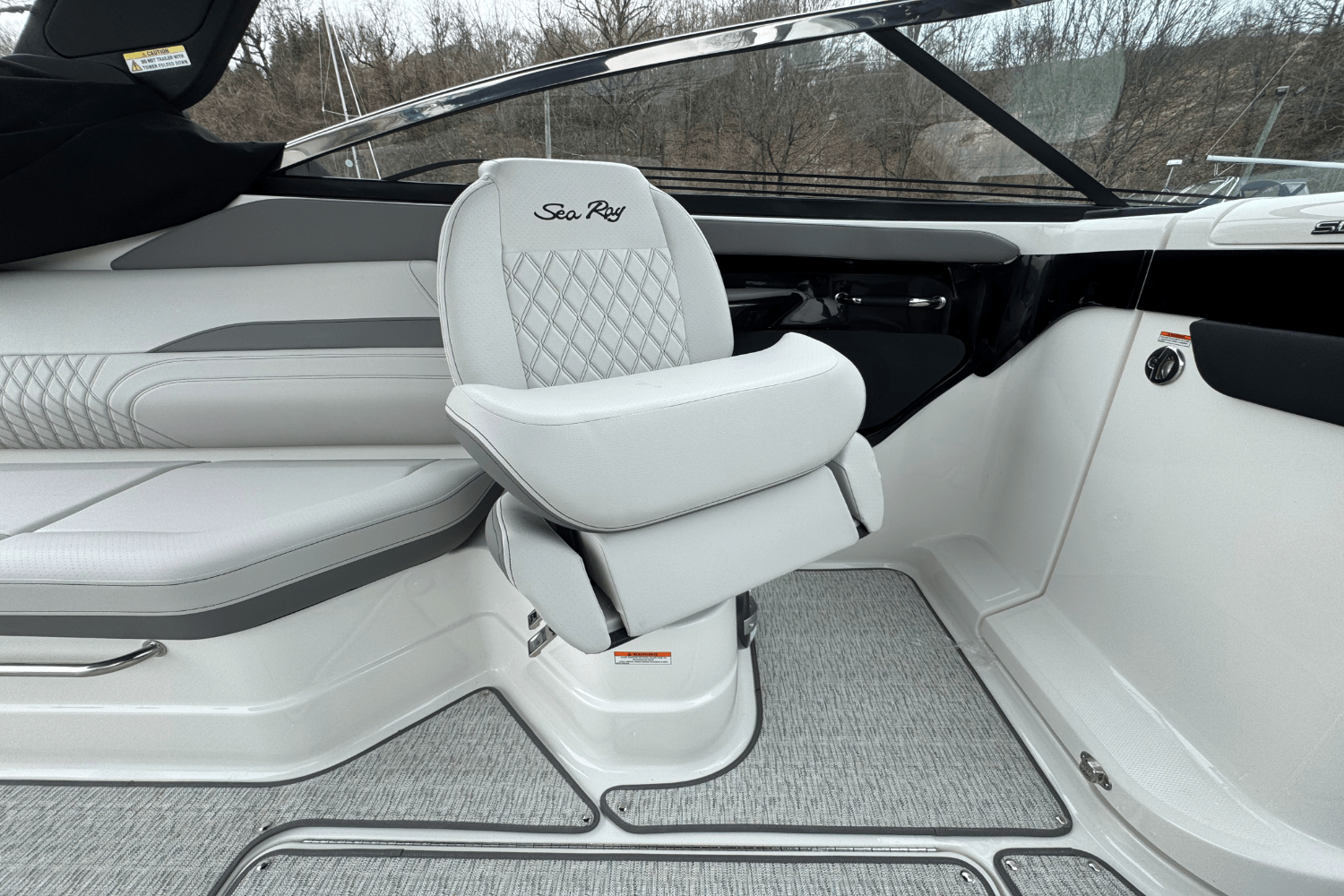 Slide: The Image of Sea Ray SLX 280 2025 - 36