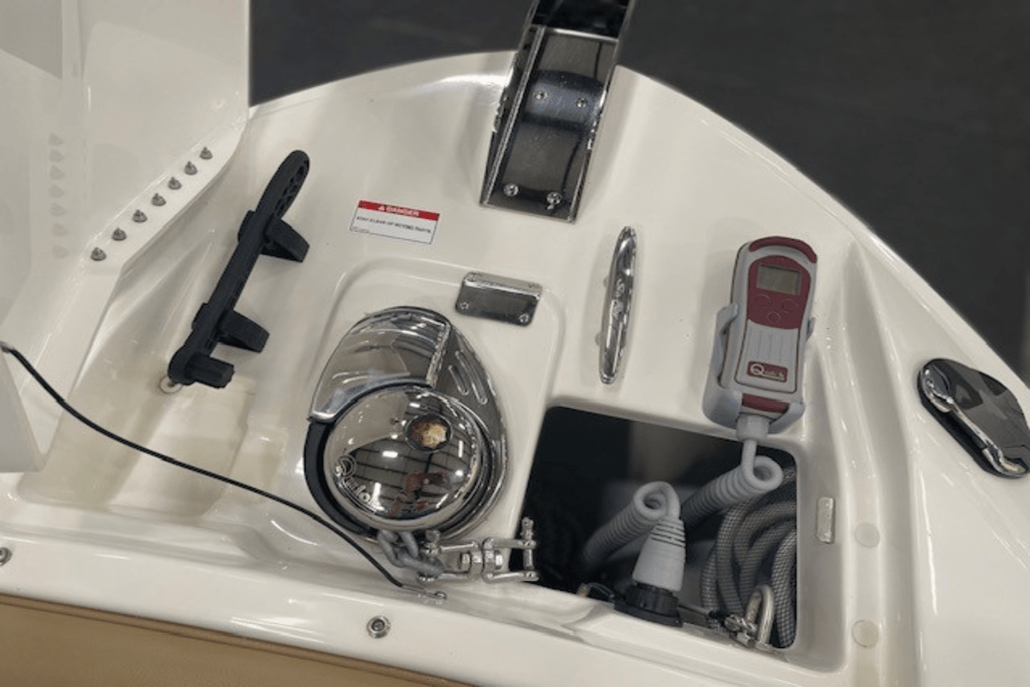 Slide: The Image of Sea Ray SLX 280 2025 - 36