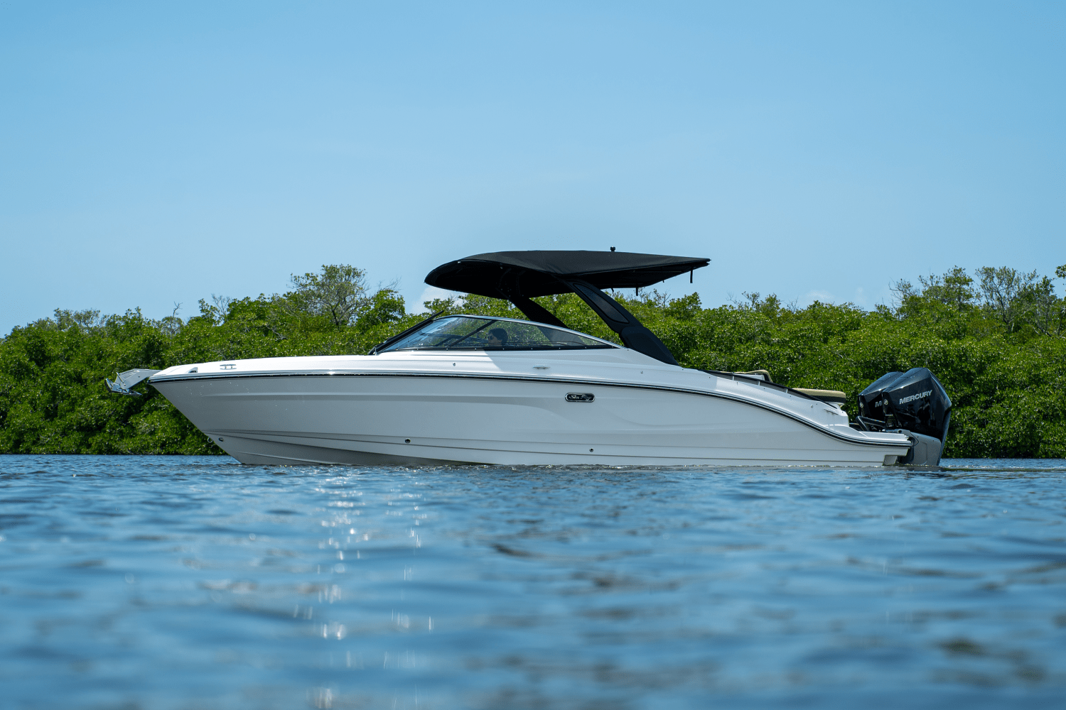 Slide: The Image of Sea Ray SLX 280 2025 - 37