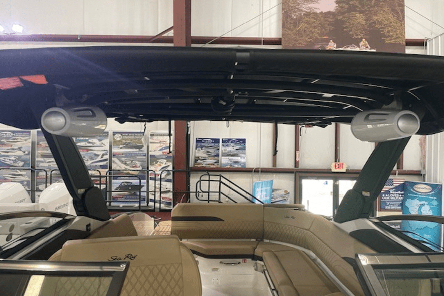 Slide: The Image of Sea Ray SLX 280 2025 - 37