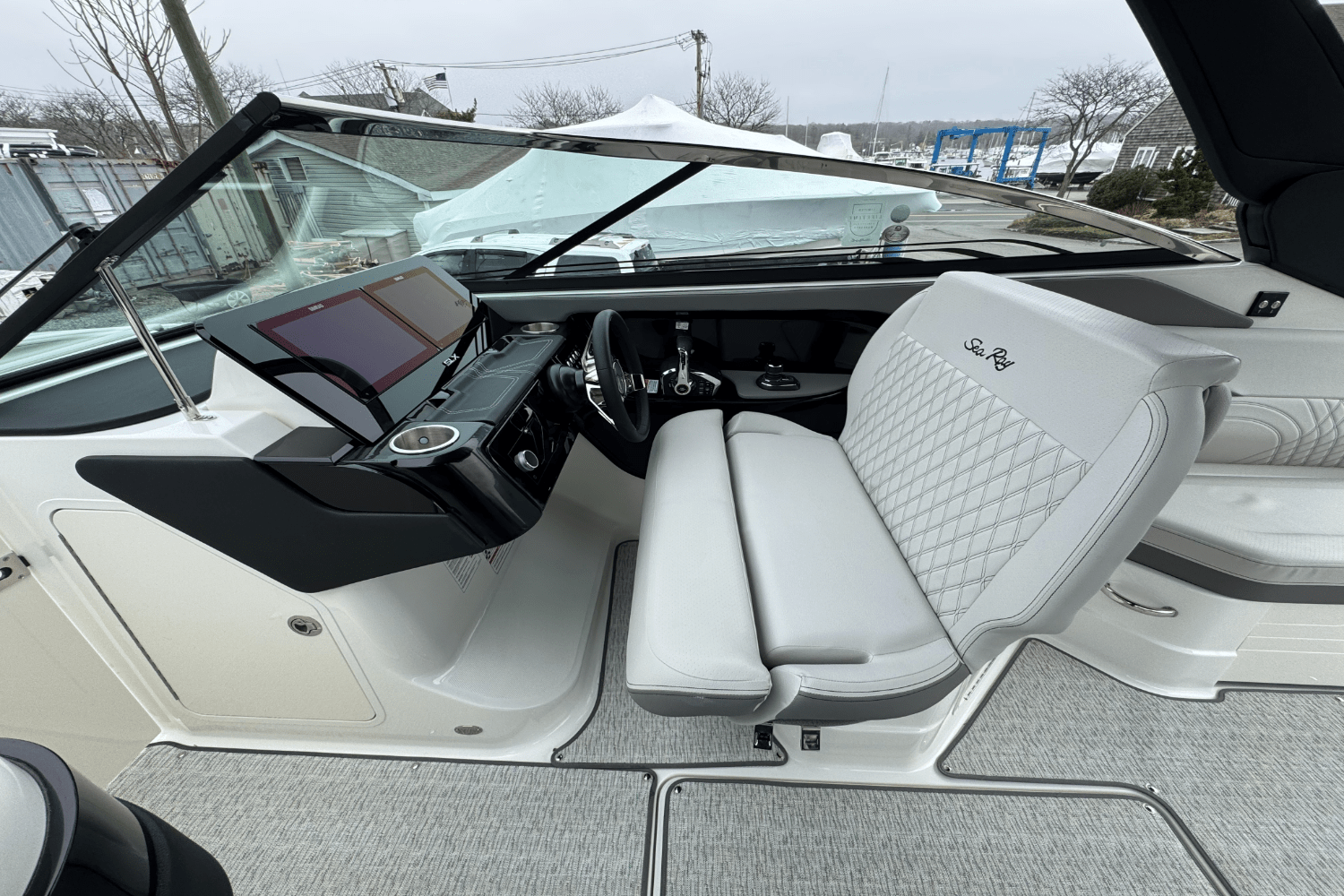 Slide: The Image of Sea Ray SLX 280 2025 - 38