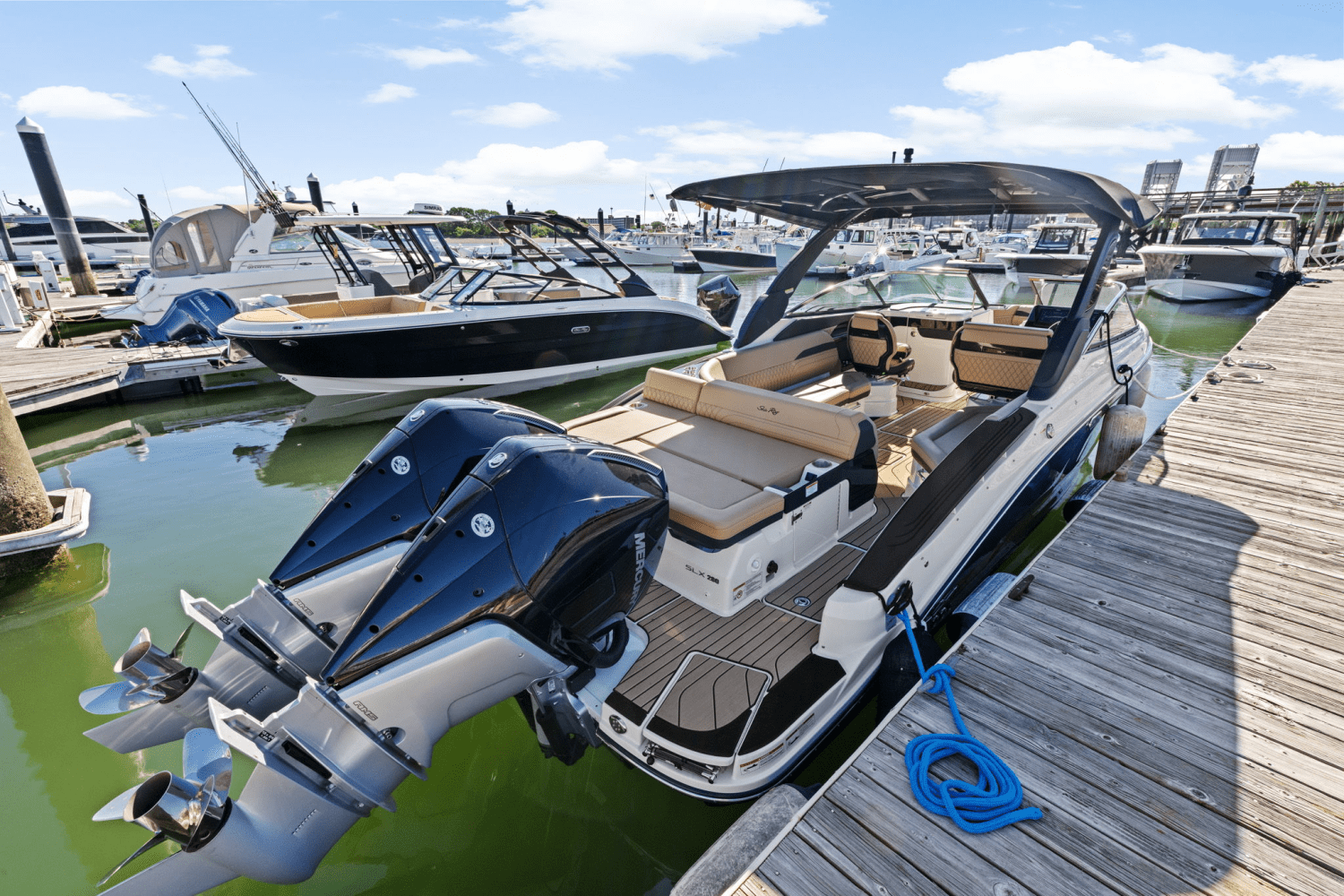 Slide: The Image of Sea Ray SLX 280 2025 - 4