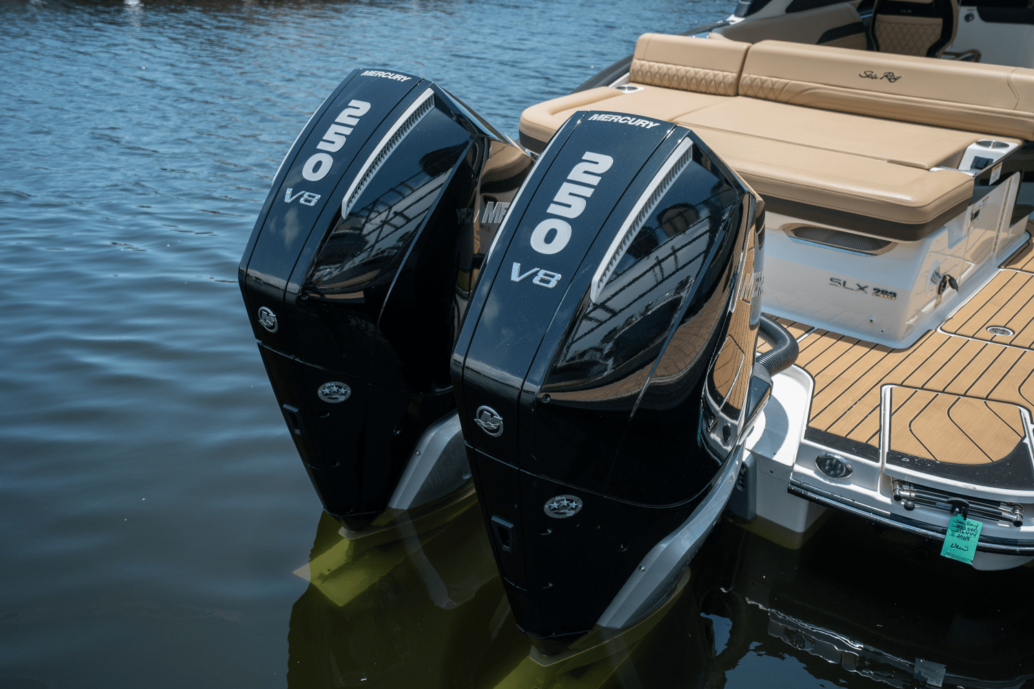 Slide: The Image of Sea Ray SLX 280 2025 - 4