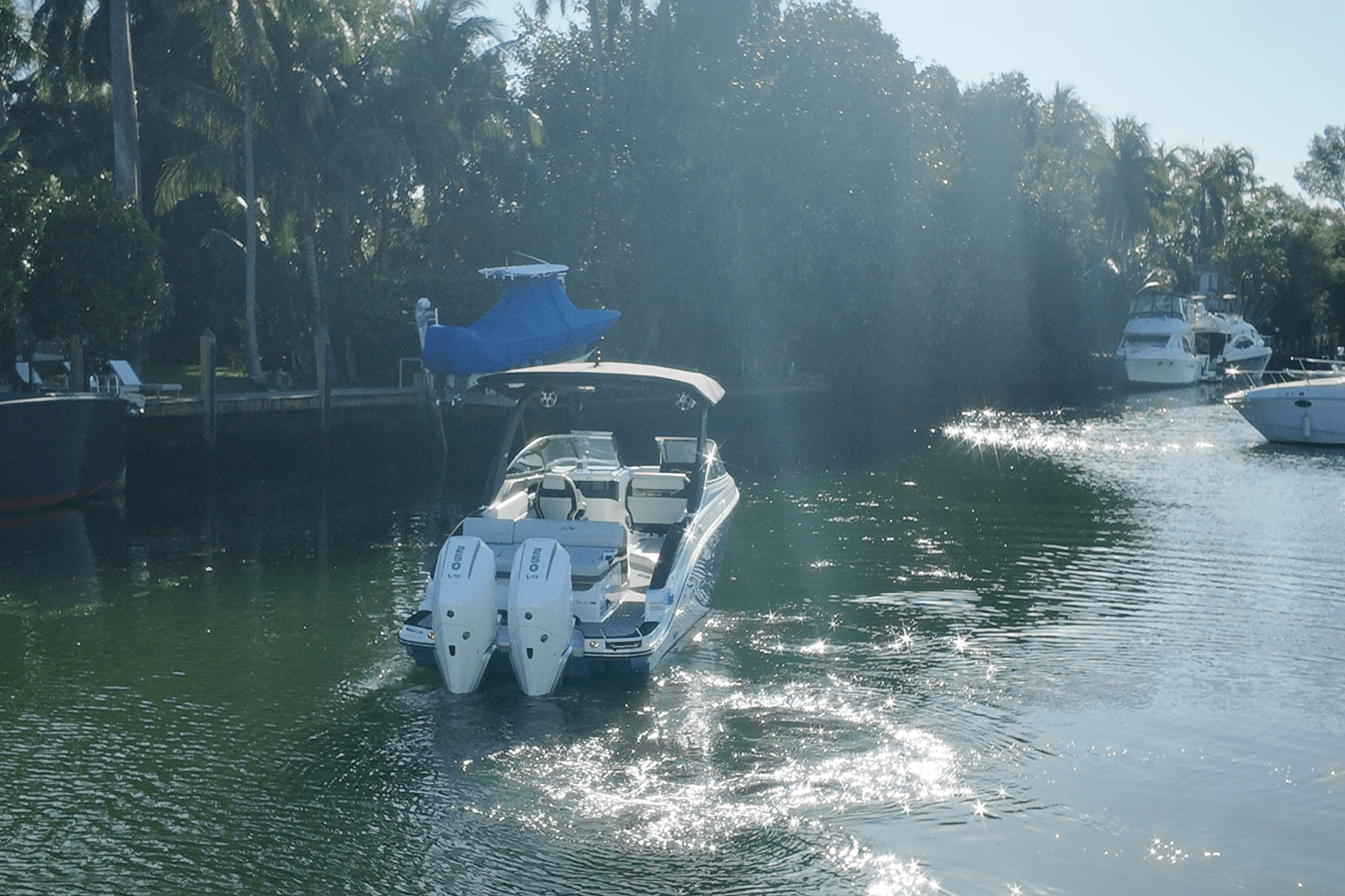 Slide: The Image of Sea Ray SLX 280 2025 - 4